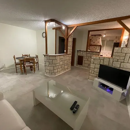 Apartment Motte Giron 2 Personnes *